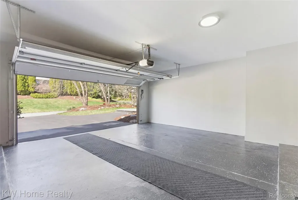 4749 Tara Court West Bloomfield Charter Township MI 48323