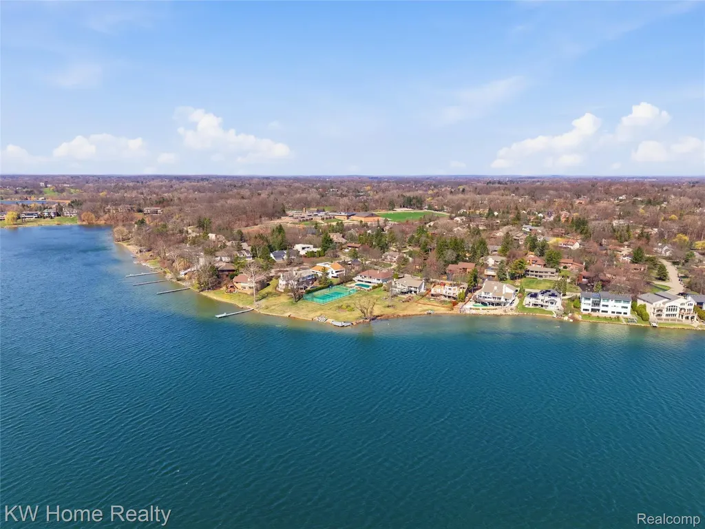 4749 Tara Court West Bloomfield Charter Township MI 48323