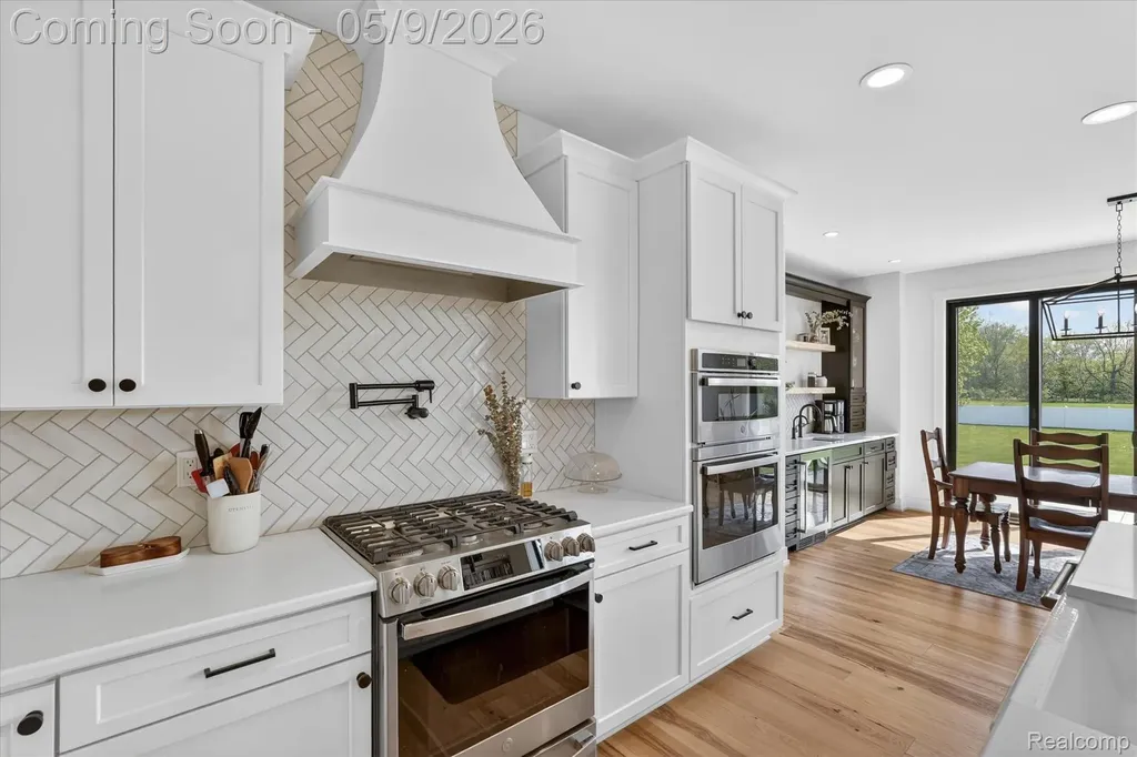 27598 Green Valley Drive Lyon Charter Township MI 48165