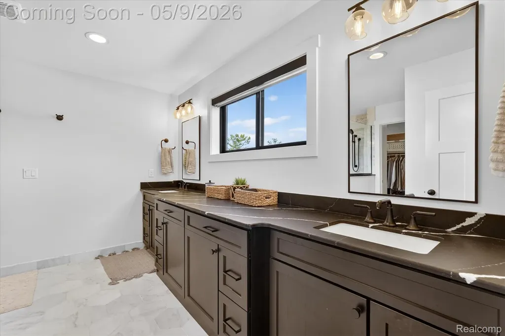 27598 Green Valley Drive Lyon Charter Township MI 48165