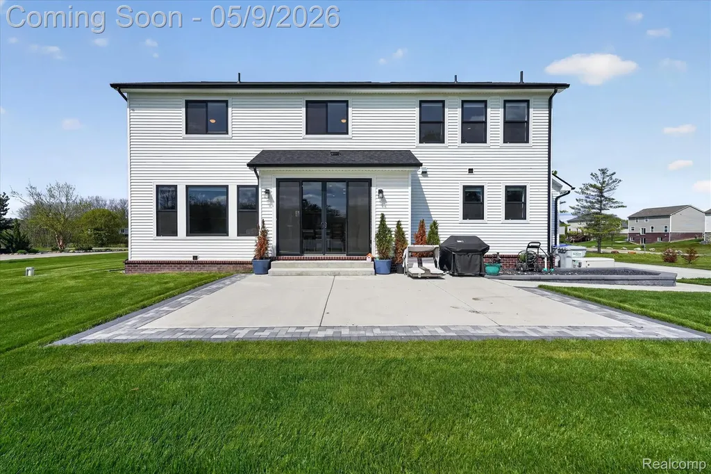 27598 Green Valley Drive Lyon Charter Township MI 48165