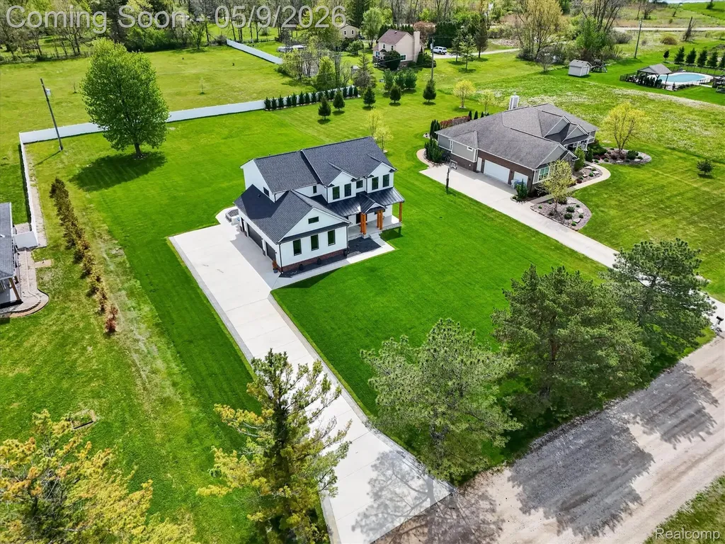 27598 Green Valley Drive Lyon Charter Township MI 48165