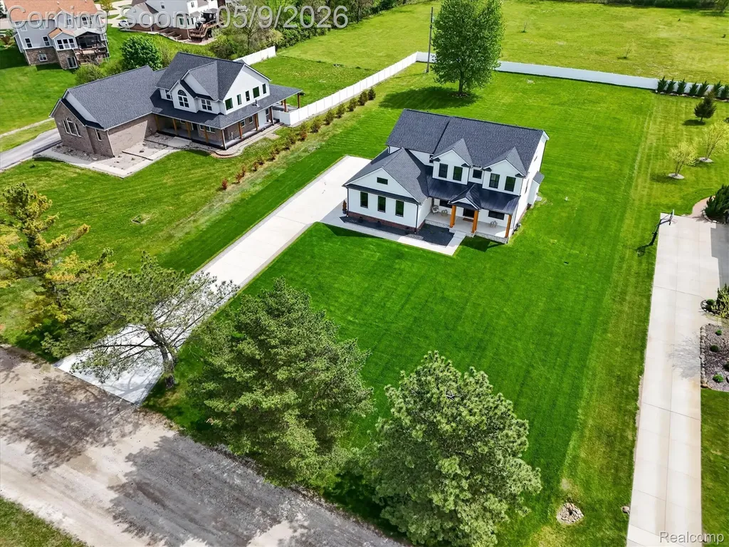 27598 Green Valley Drive Lyon Charter Township MI 48165