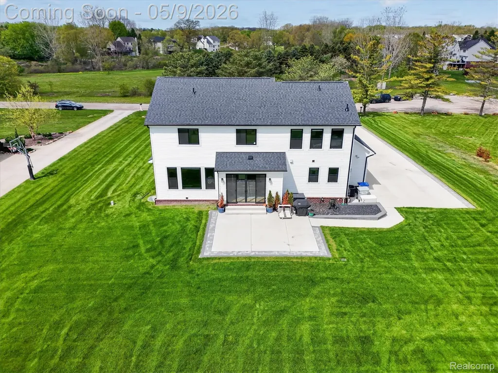 27598 Green Valley Drive Lyon Charter Township MI 48165