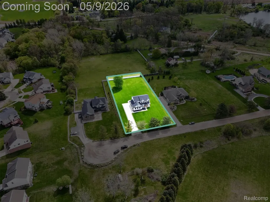 27598 Green Valley Drive Lyon Charter Township MI 48165