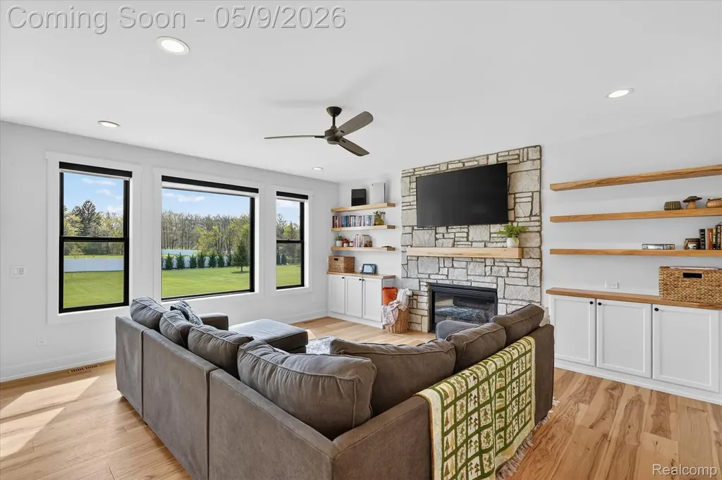 27598 Green Valley Drive Lyon Charter Township MI 48165