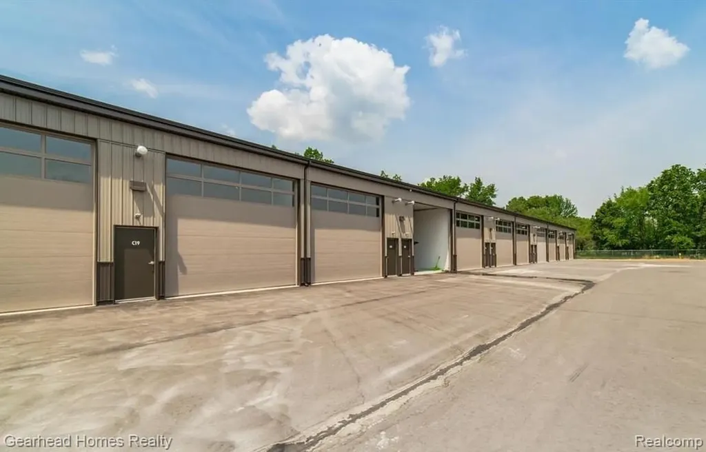 1641 Balian Road Waterford Charter Township MI 48327