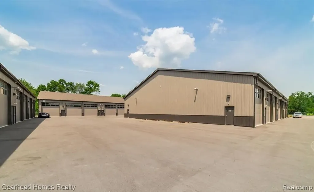 1641 Balian Road Waterford Charter Township MI 48327