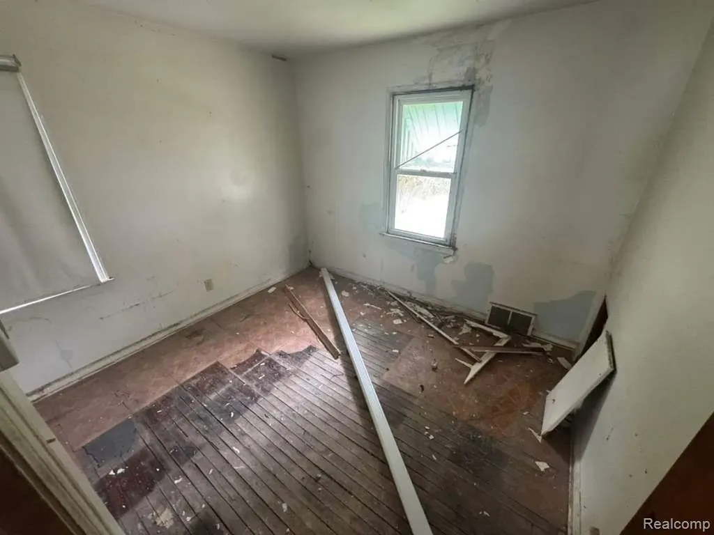 2426 Missouri Avenue Flint City MI 48506
