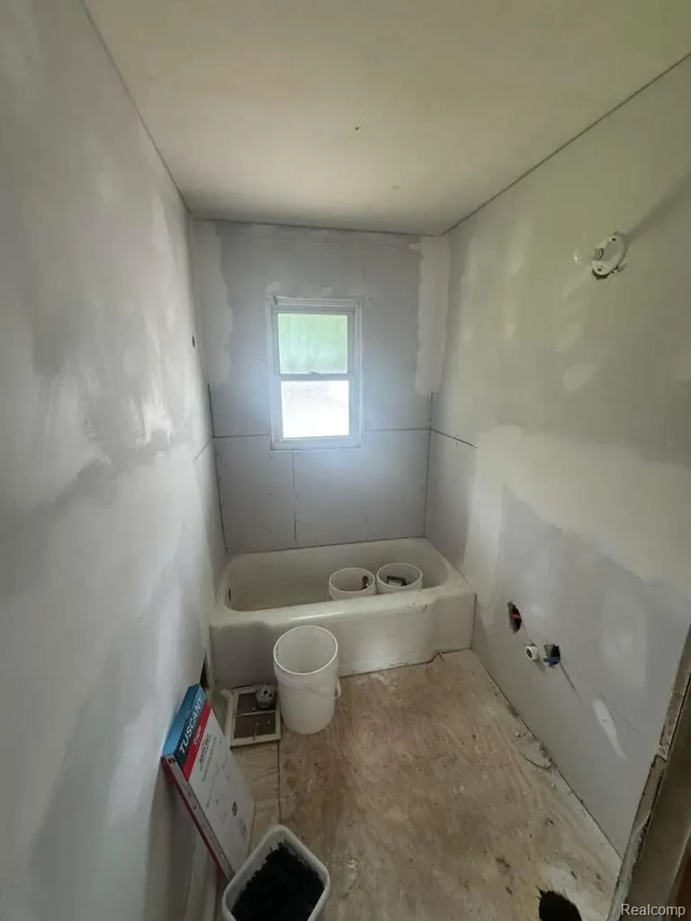 2426 Missouri Avenue Flint City MI 48506