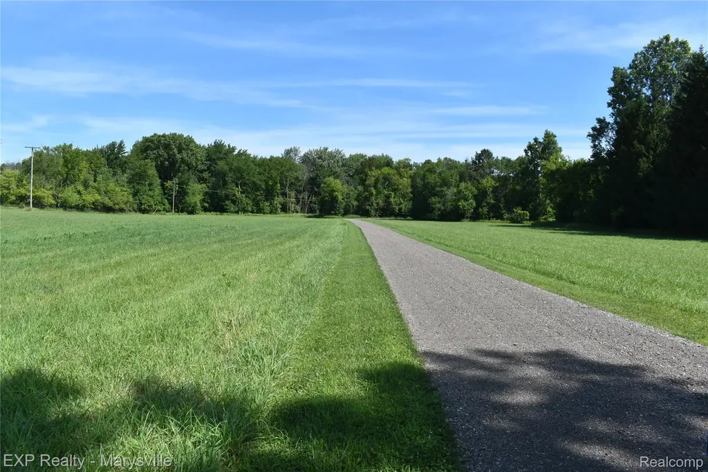 12980 Metcalf Road Brockway Township MI 48097
