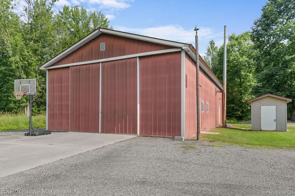 12980 Metcalf Road Brockway Township MI 48097