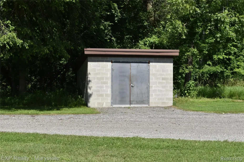 12980 Metcalf Road Brockway Township MI 48097
