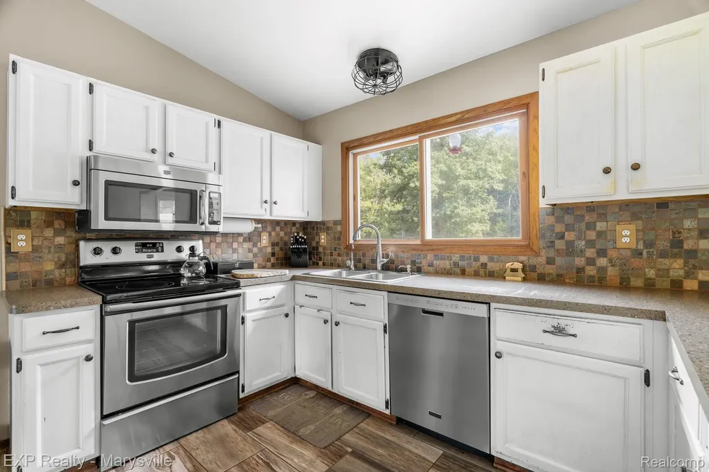 12980 Metcalf Road Brockway Township MI 48097