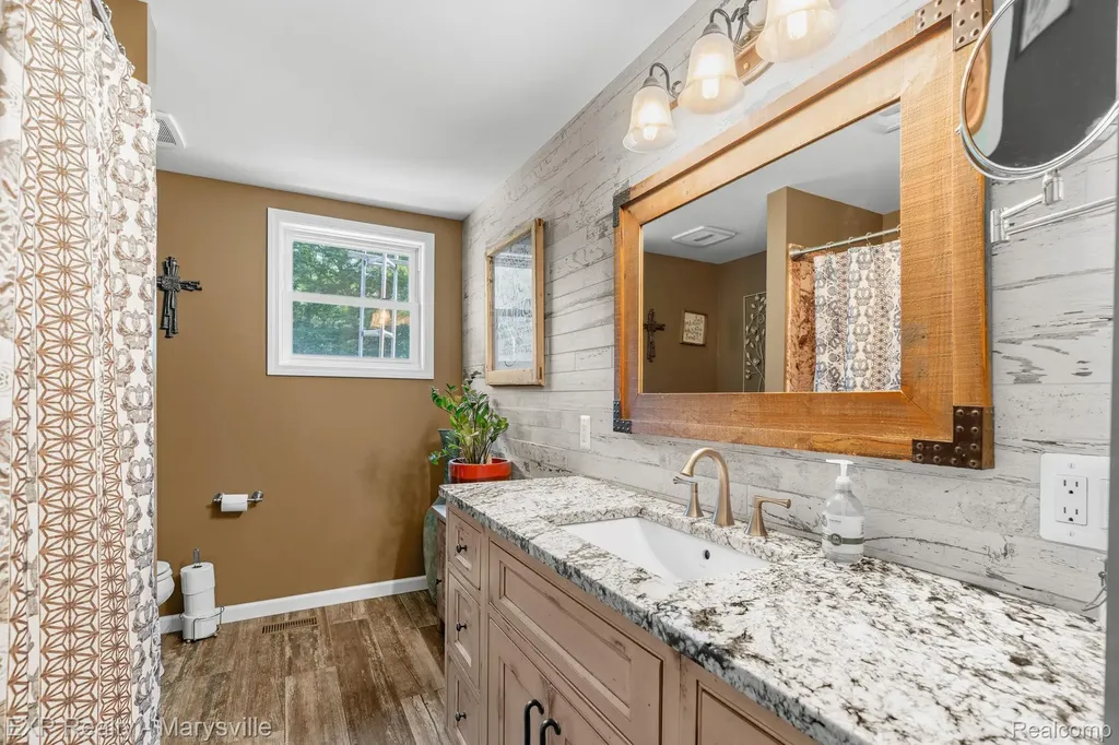 12980 Metcalf Road Brockway Township MI 48097