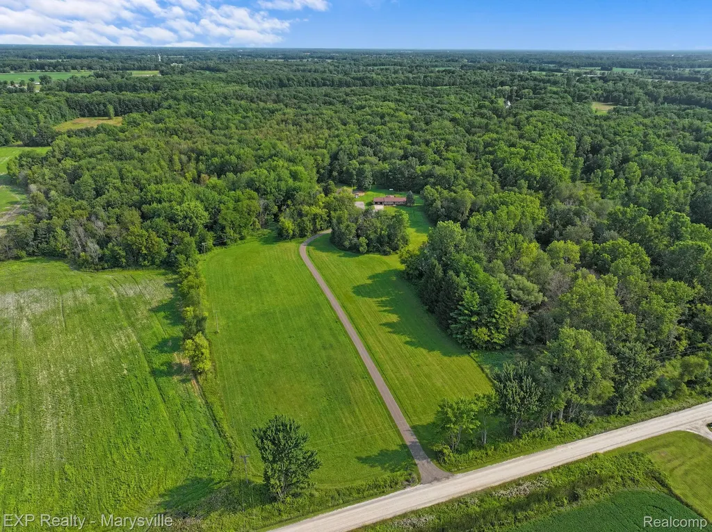 12980 Metcalf Road Brockway Township MI 48097