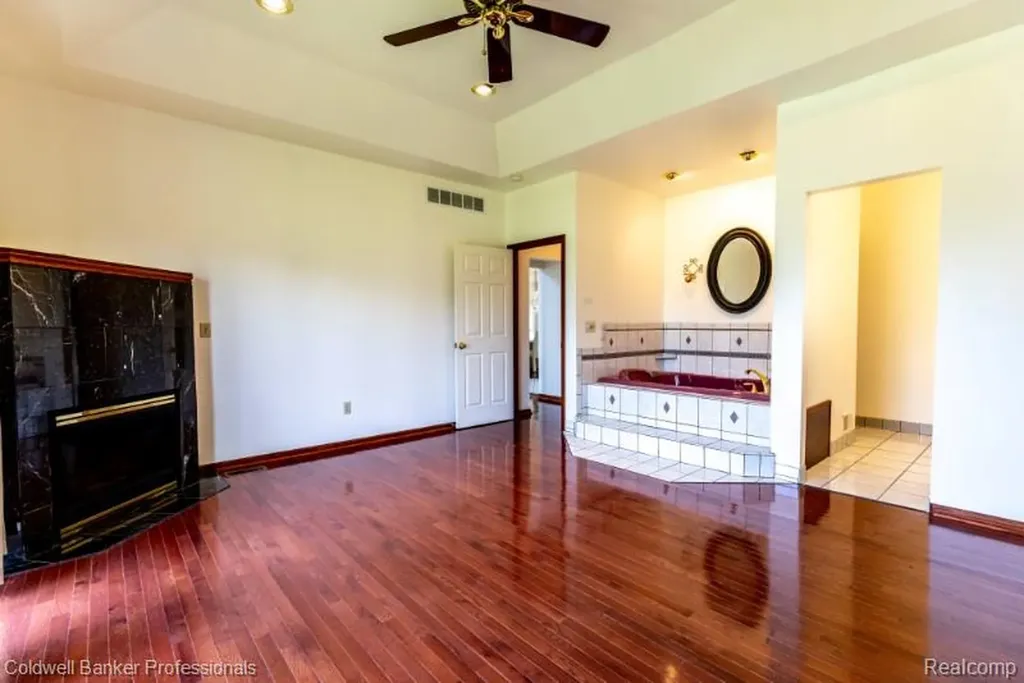 11171 Lapeer Road Davison Township MI 48423