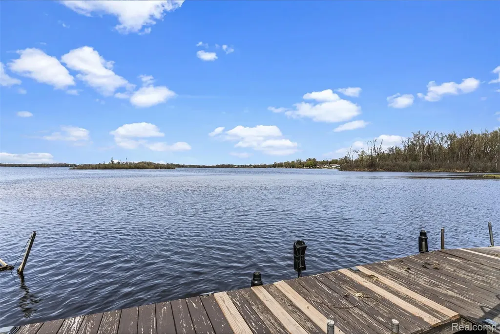 3142 Ponemah Drive Fenton Charter Township MI 48430