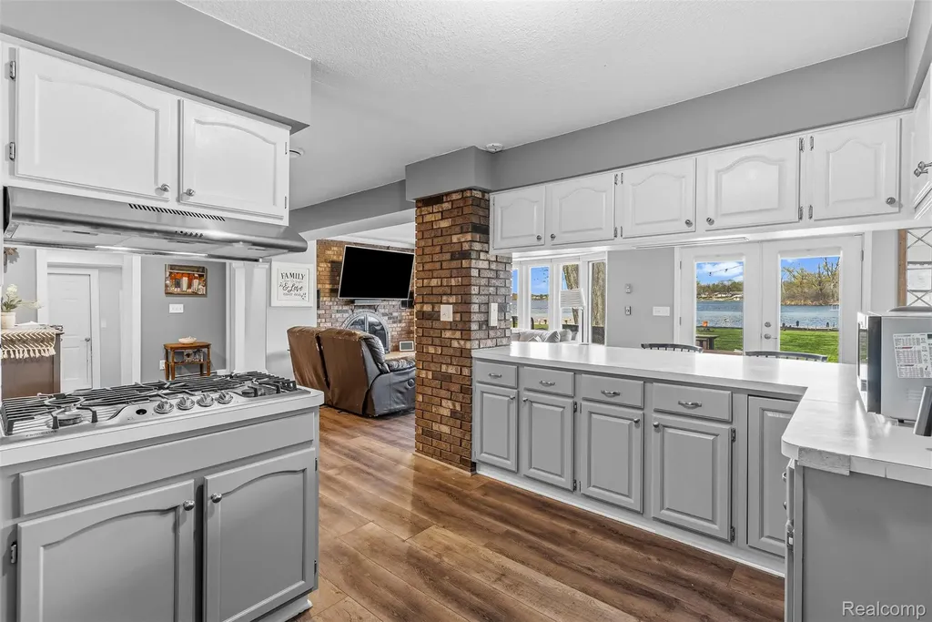 3142 Ponemah Drive Fenton Charter Township MI 48430