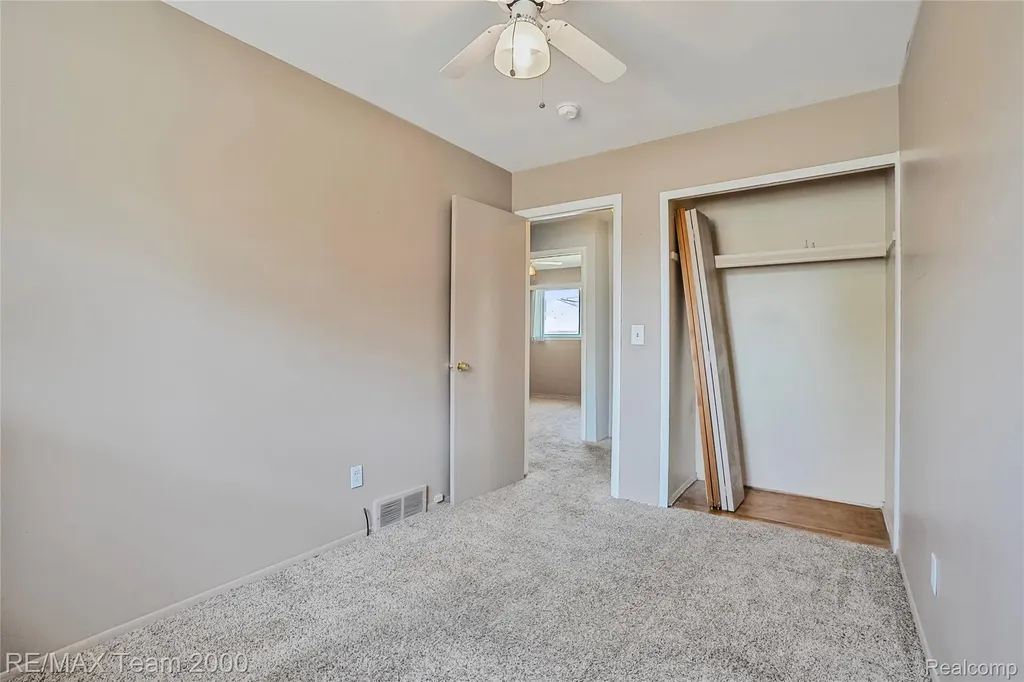 33622 Bock Street Garden City City MI 48135