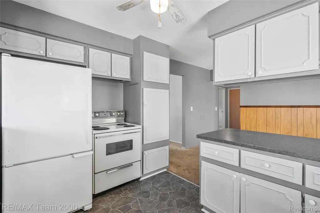 33622 Bock Street Garden City City MI 48135