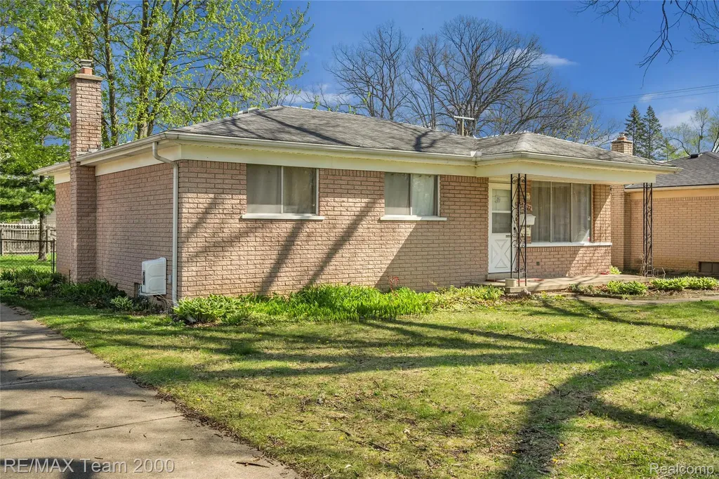 33622 Bock Street Garden City City MI 48135