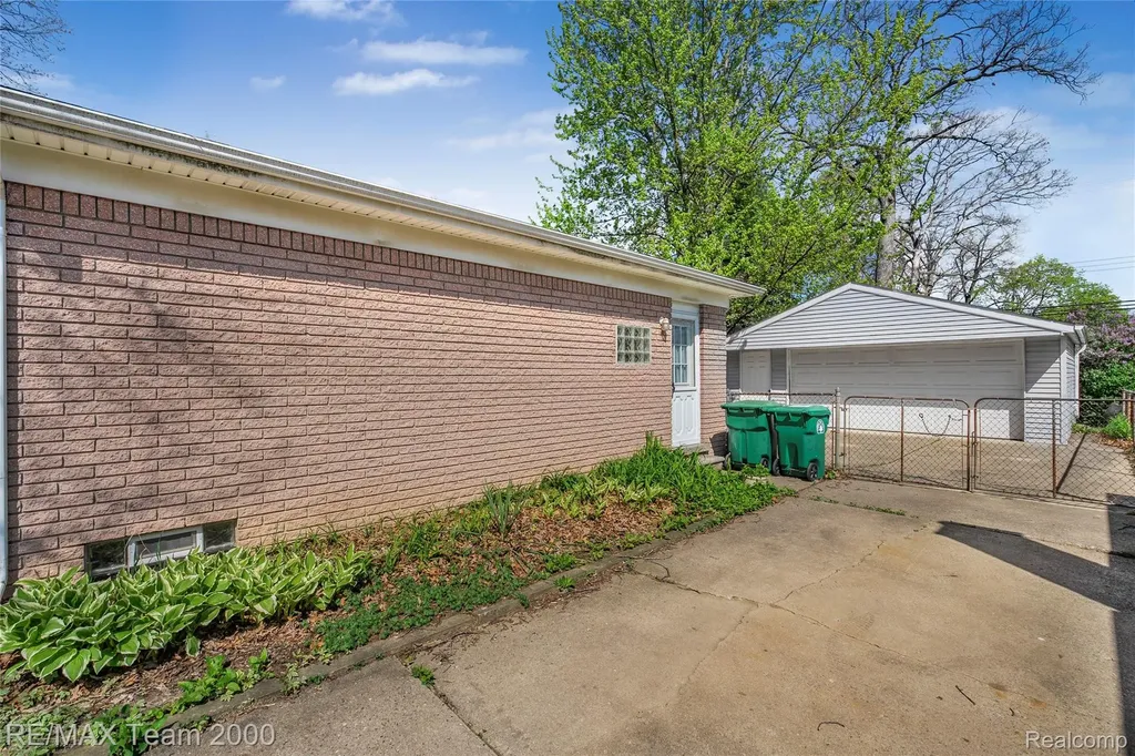 33622 Bock Street Garden City City MI 48135
