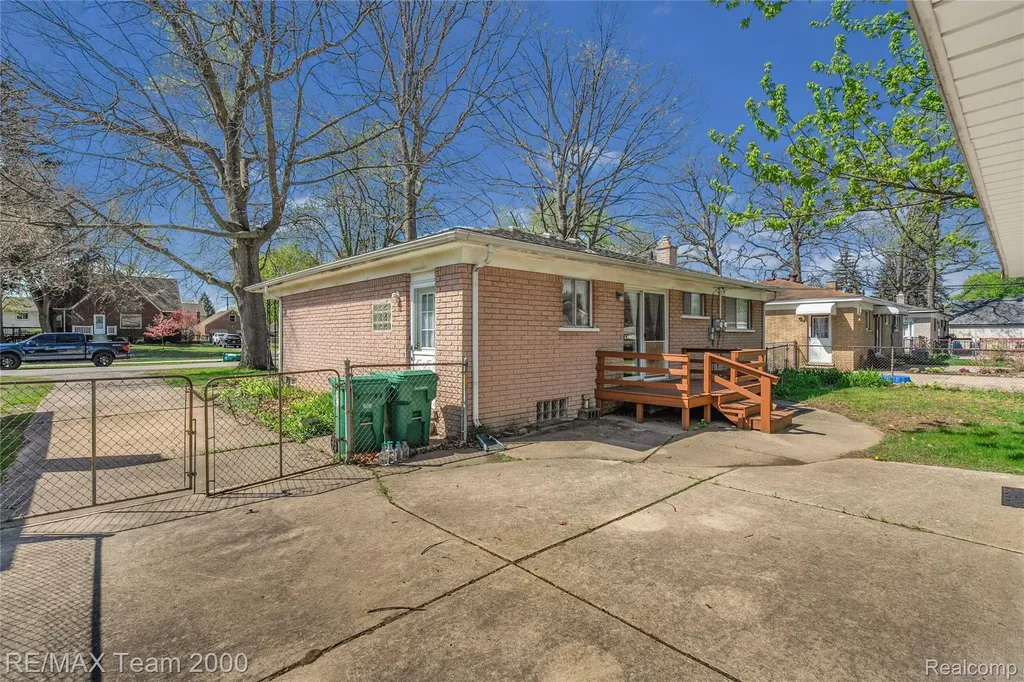 33622 Bock Street Garden City City MI 48135
