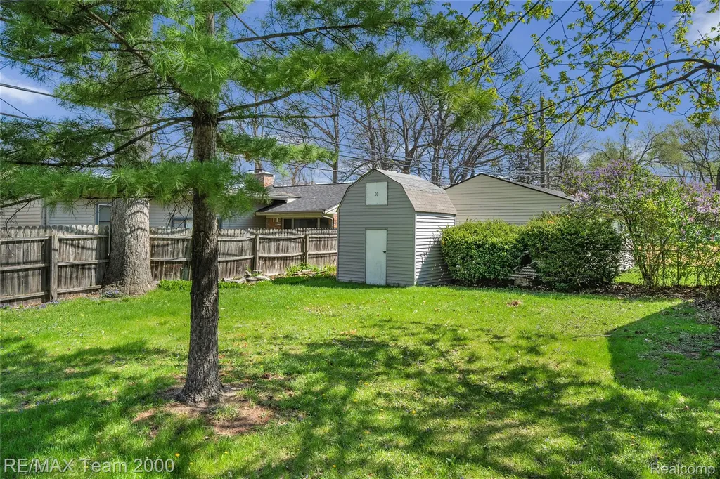 33622 Bock Street Garden City City MI 48135
