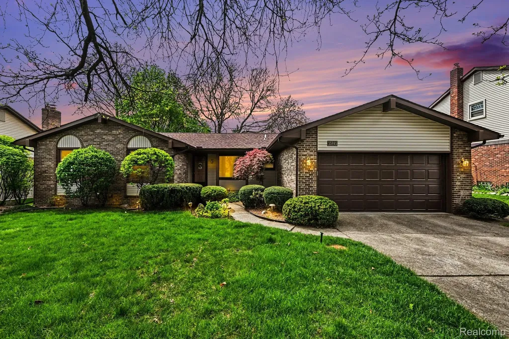 33593 Curtis Road Road S Livonia City MI 48152