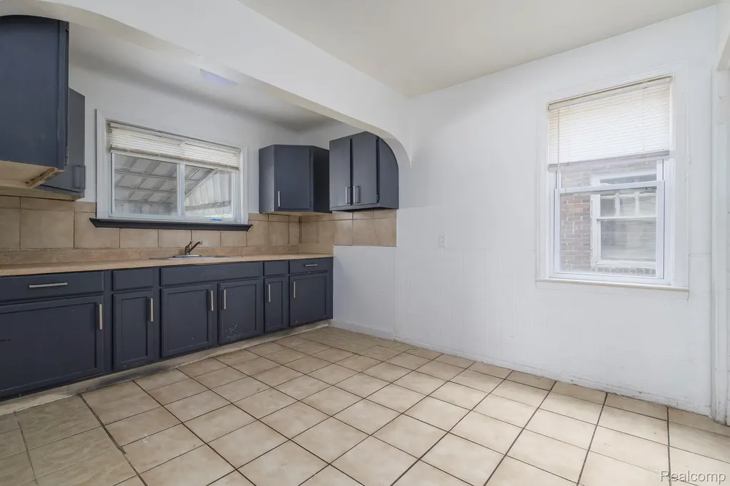 9575 Longacre Street Detroit City MI 48227