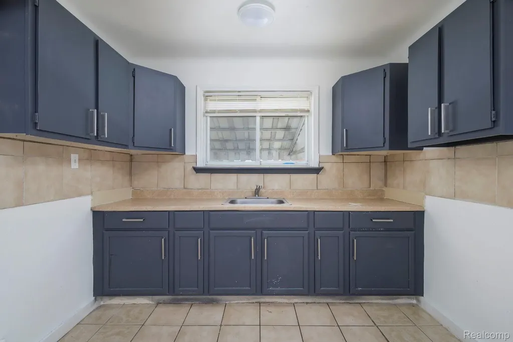 9575 Longacre Street Detroit City MI 48227