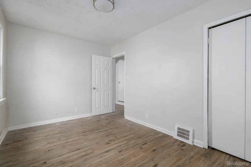 9575 Longacre Street Detroit City MI 48227