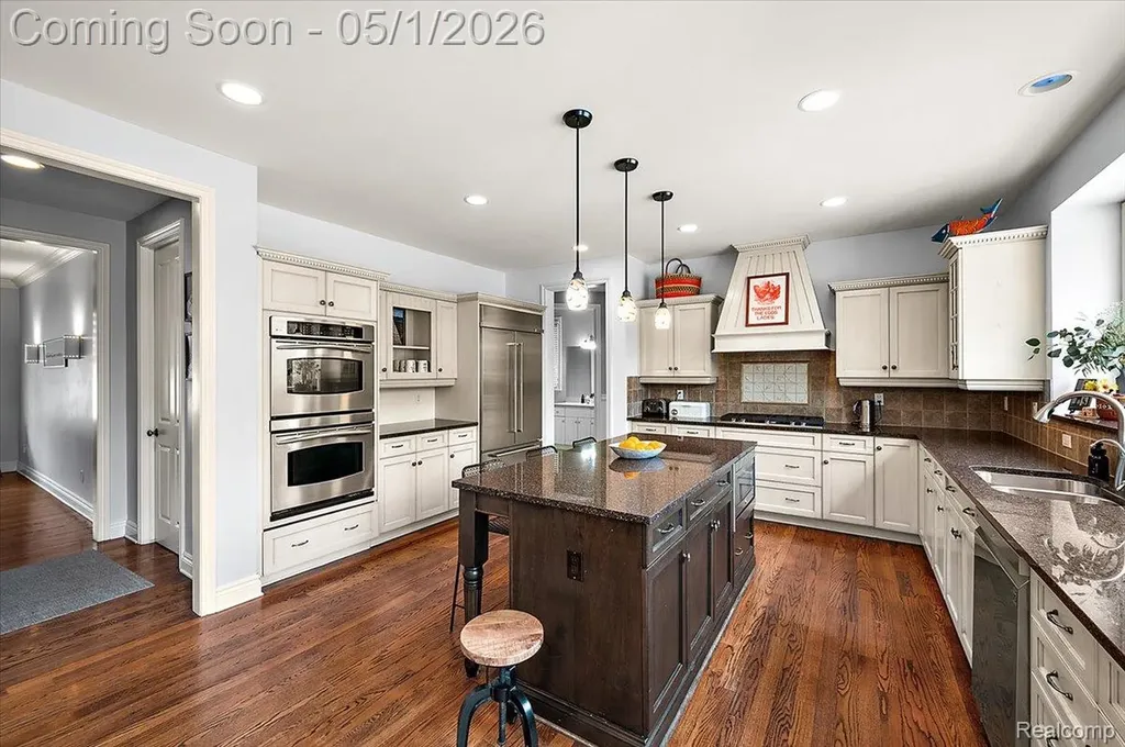 30405 Stonegate Drive Franklin Village MI 48025