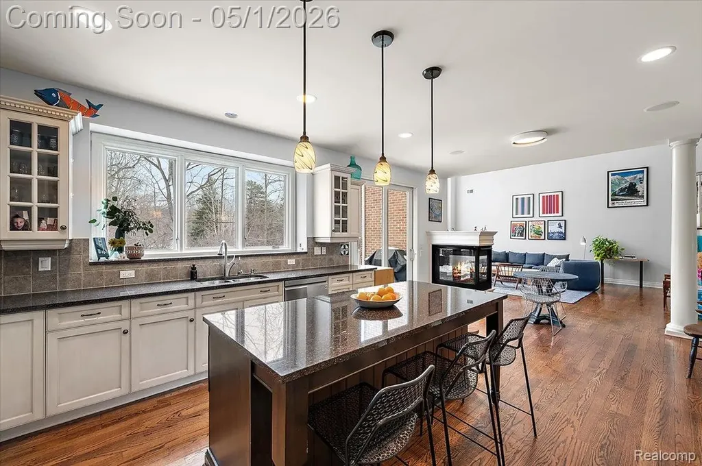 30405 Stonegate Drive Franklin Village MI 48025