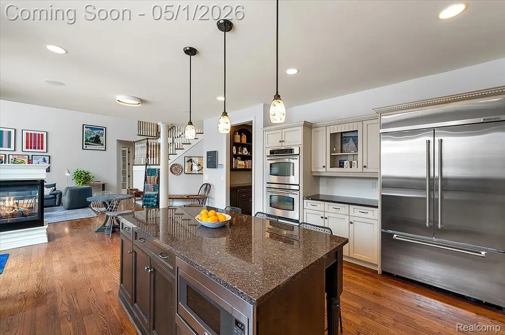 30405 Stonegate Drive Franklin Village MI 48025