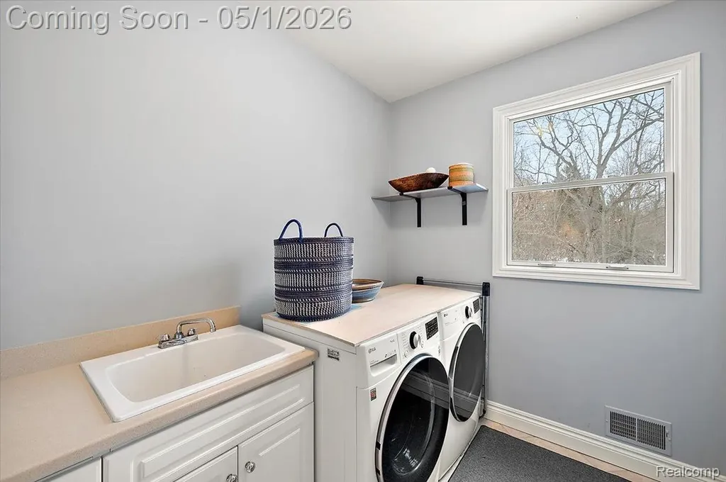 30405 Stonegate Drive Franklin Village MI 48025