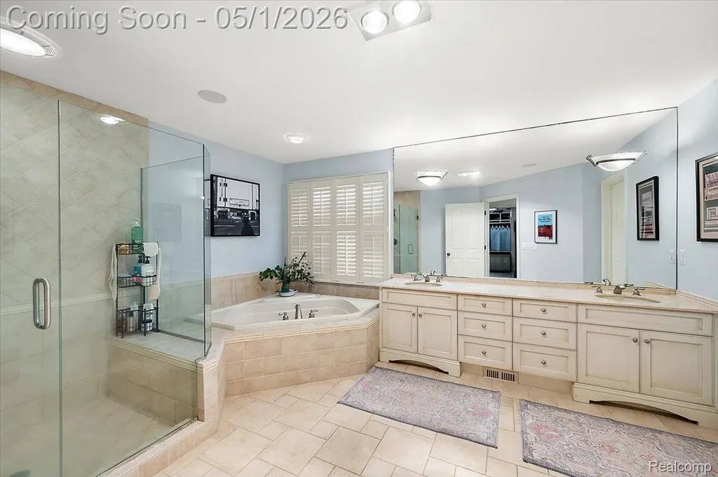30405 Stonegate Drive Franklin Village MI 48025