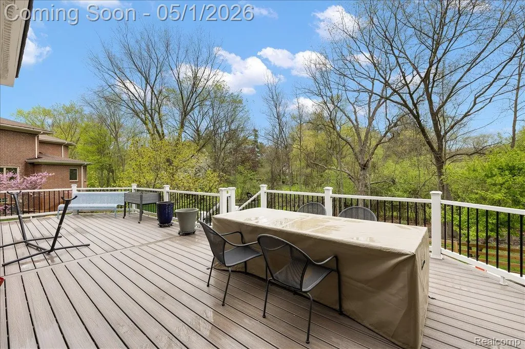 30405 Stonegate Drive Franklin Village MI 48025