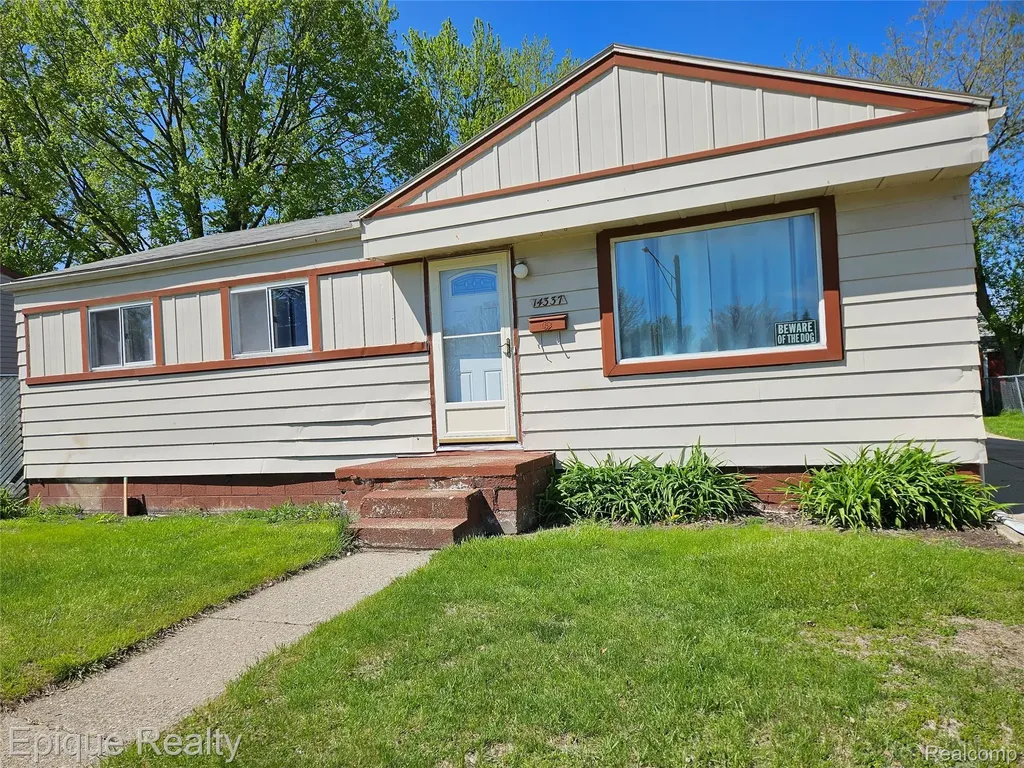 14337 Leonard Avenue Warren City MI 48089