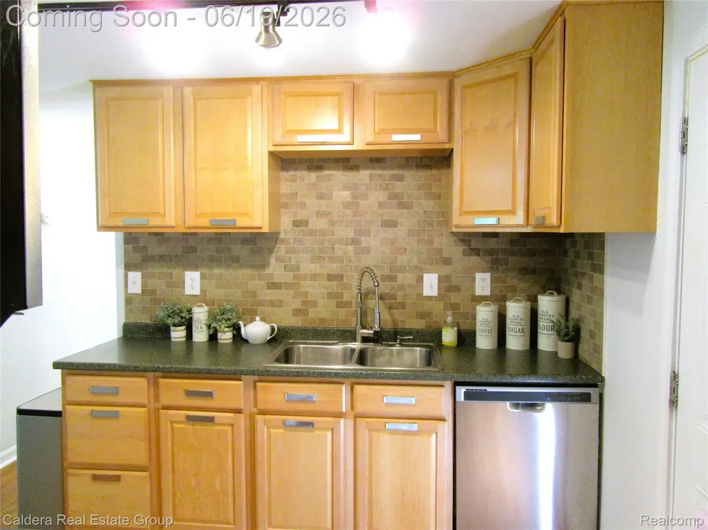 4251 Quebec Street Auburn Hills City MI 48326