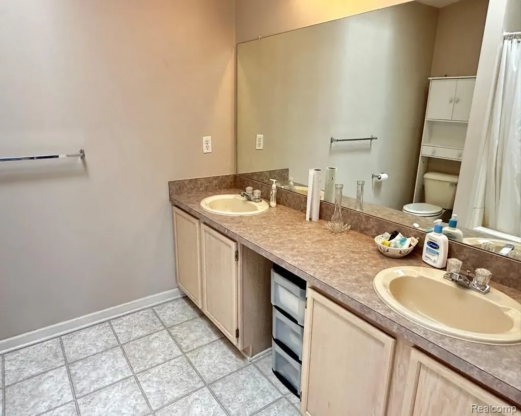 7 Georgetown Dearborn City MI 48126