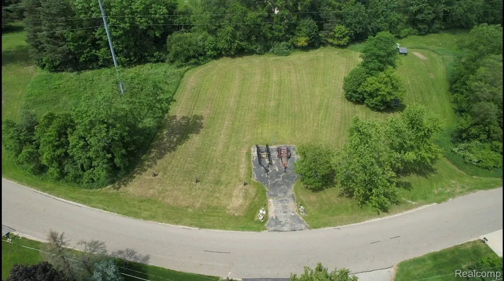 7447 Driftwood Drive Deerfield Township MI 48430