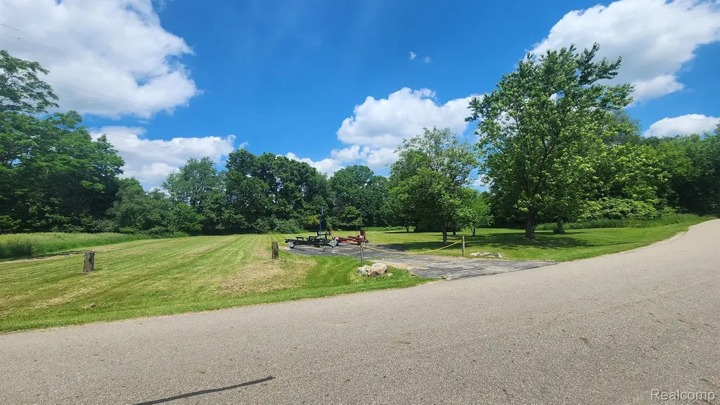 7447 Driftwood Drive Deerfield Township MI 48430