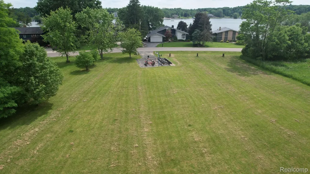 7447 Driftwood Drive Deerfield Township MI 48430