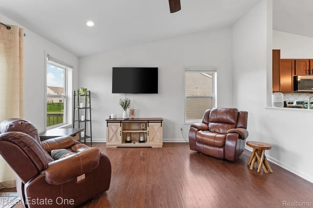 3513 Amber Oaks Drive Howell Township MI 48855