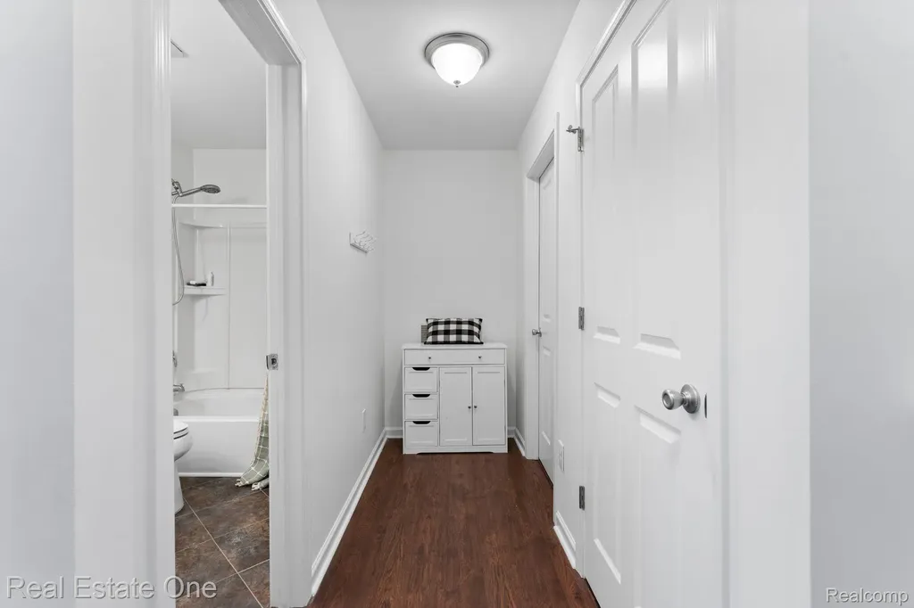 3513 Amber Oaks Drive Howell Township MI 48855