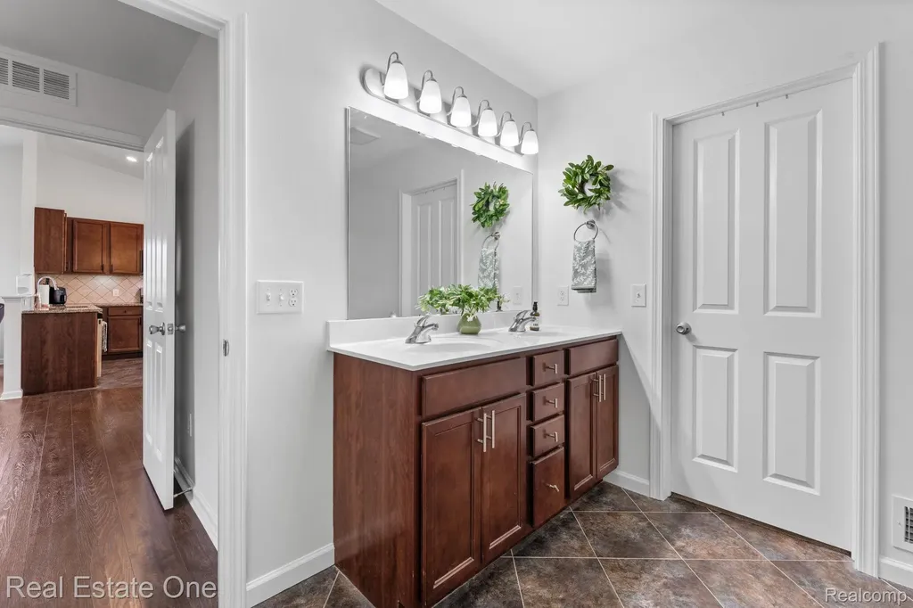 3513 Amber Oaks Drive Howell Township MI 48855
