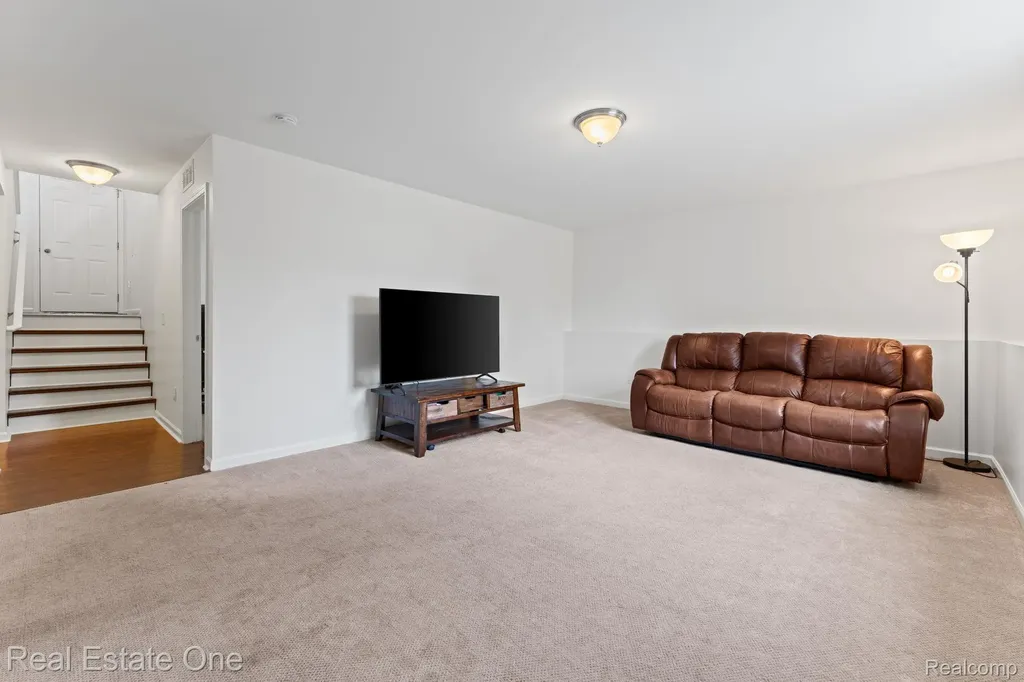 3513 Amber Oaks Drive Howell Township MI 48855