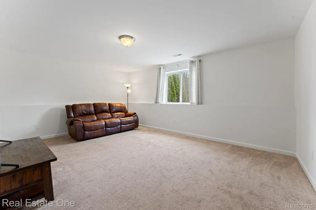 3513 Amber Oaks Drive Howell Township MI 48855